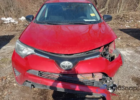 2017 Toyota Rav4 Le z USA, uszkodzony, nr VIN 2T3BFREV7HW614339